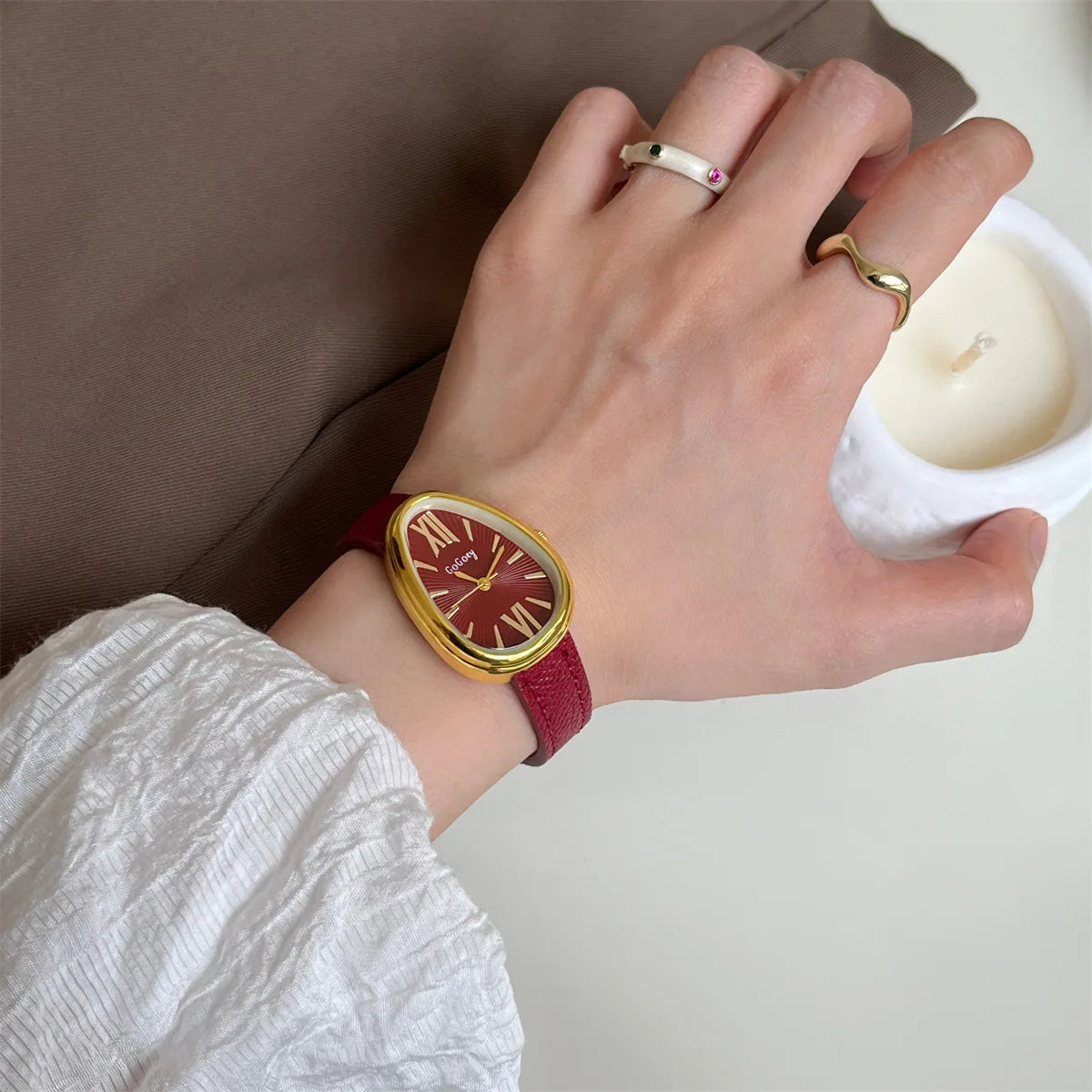Minimalist women's watch for daily wear
